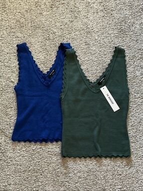 The Workshop 2 Pack Scalloped V-Neck Knit Tanks ~ Royal Blue & Forest Green